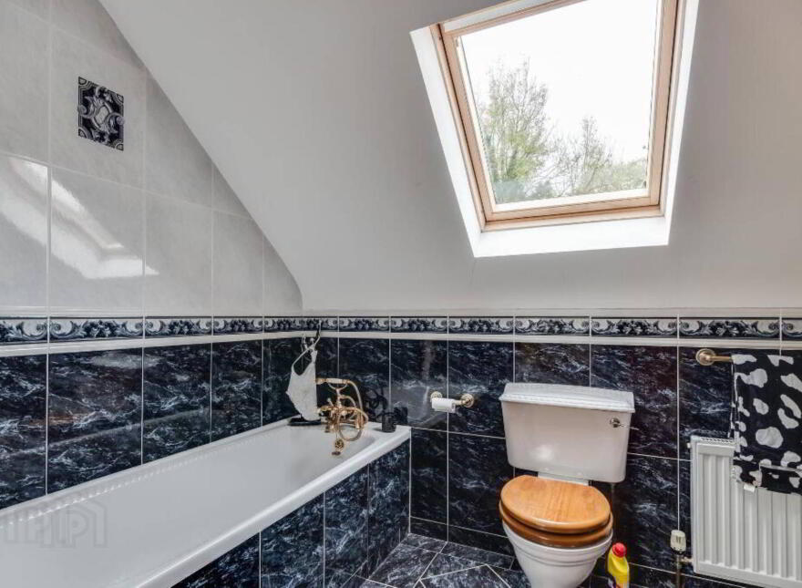 10 Gorteen Road, Derrylin, Enniskillen, BT92 9AL