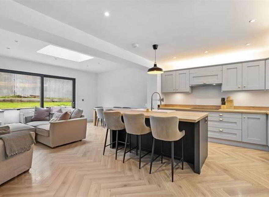 210 Dún Eoin, Carrigaline
