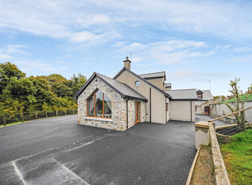 2 Magherenny Road, Drumquin, Omagh, BT78 4SN
