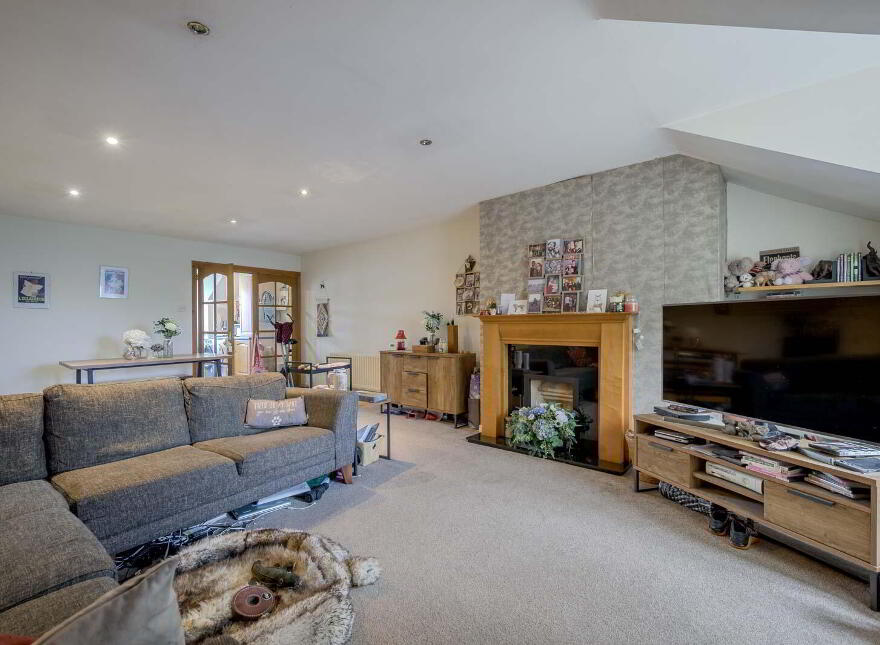 15 Galway Manor, Dundonald, Belfast, BT16 2HT