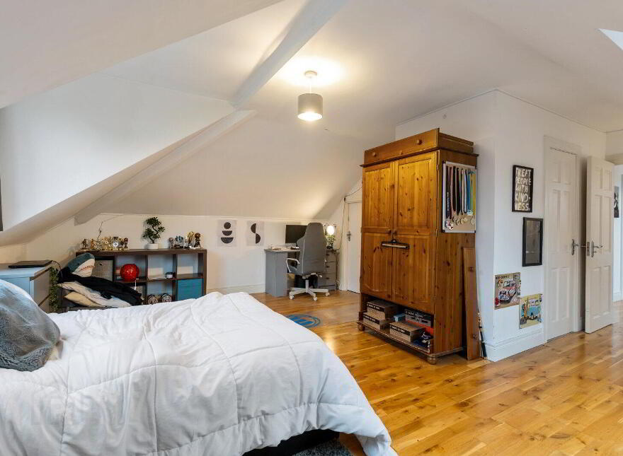 675 Upper Newtownards Road, Belfast, BT4 3NT