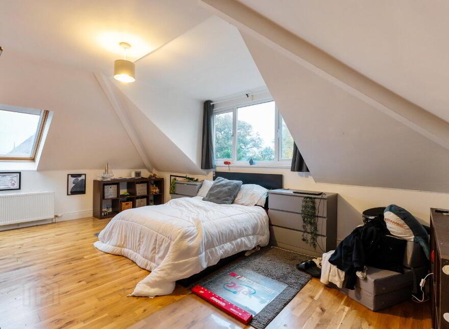 675 Upper Newtownards Road, Belfast, BT4 3NT