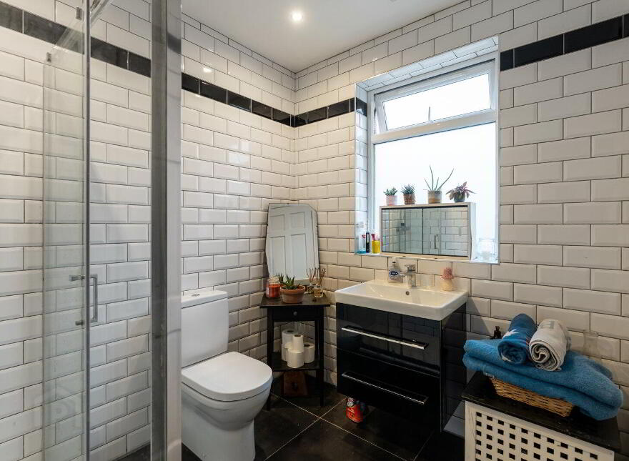 675 Upper Newtownards Road, Belfast, BT4 3NT