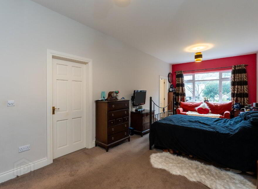 675 Upper Newtownards Road, Belfast, BT4 3NT