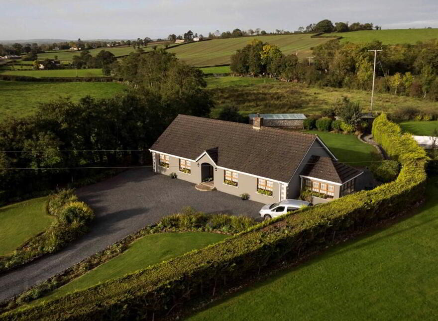 40 Moyrourkan Road, Tandragee, BT62 2HD