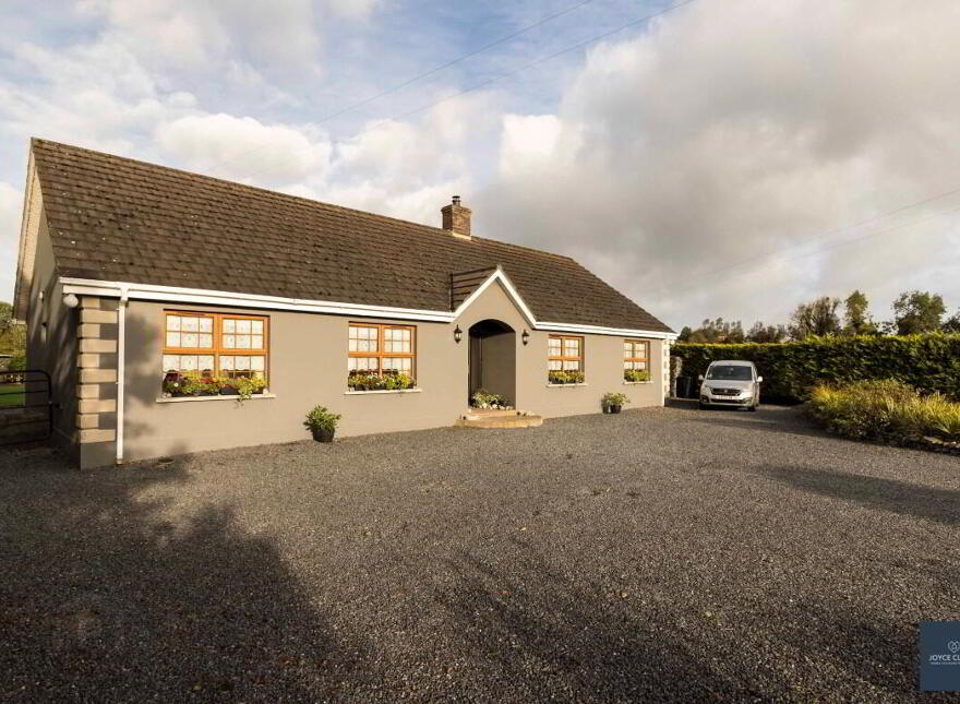 40 Moyrourkan Road, Tandragee, BT62 2HD