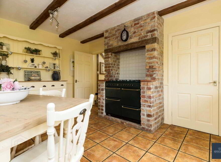 40 Moyrourkan Road, Tandragee, BT62 2HD