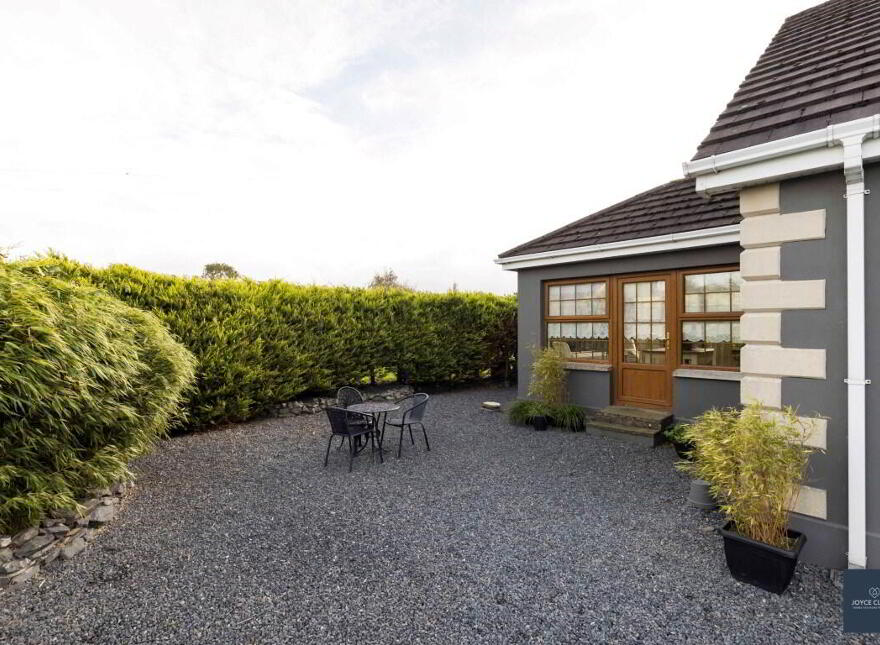 40 Moyrourkan Road, Tandragee, BT62 2HD