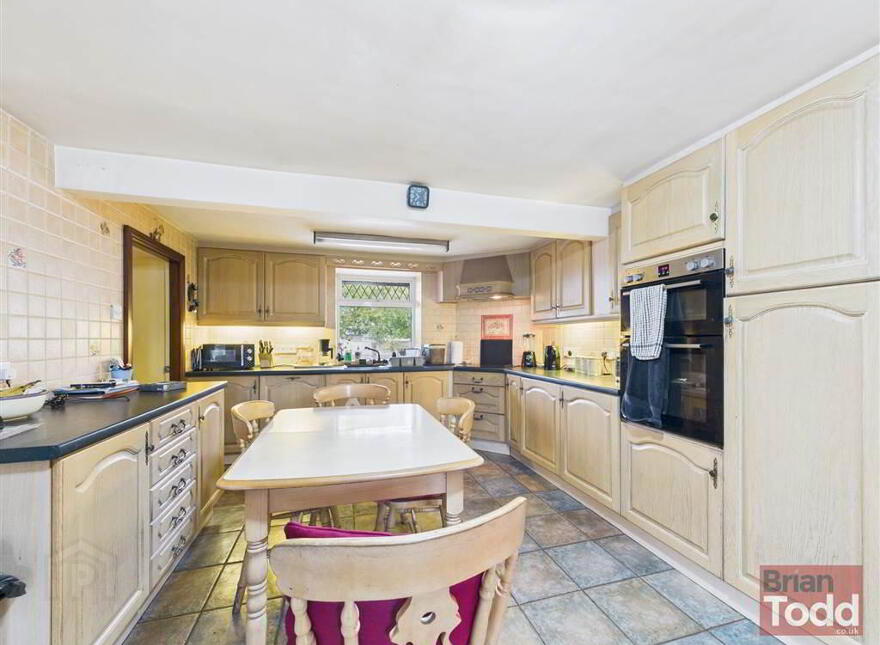 Belfast Road, Larne, BT40 2PH