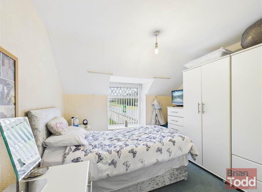 Belfast Road, Larne, BT40 2PH