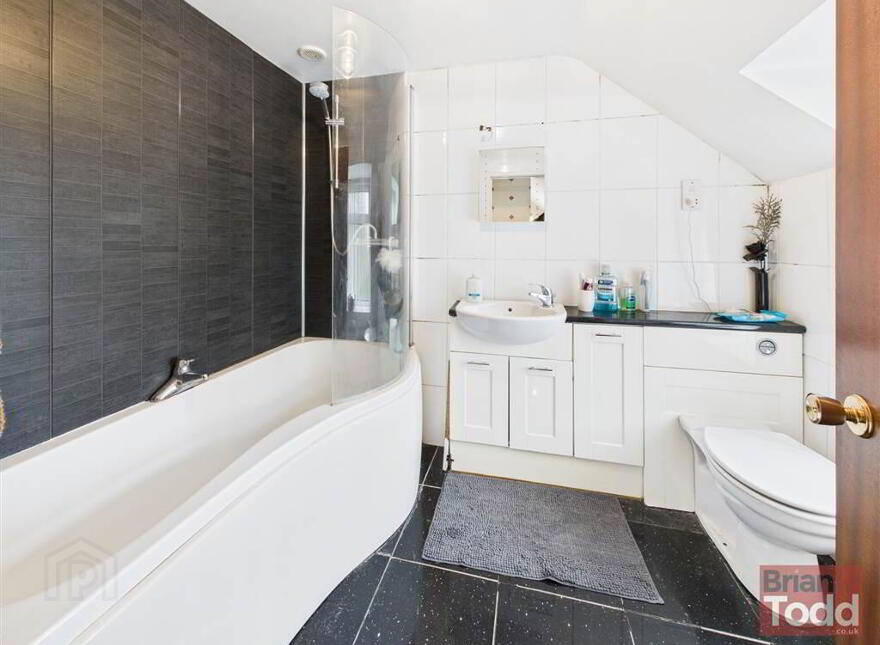 Belfast Road, Larne, BT40 2PH