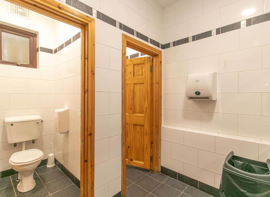 The Royal Bar, Stradone Street, Ballyjamesduff, A82W2K7