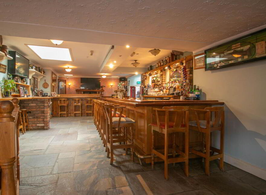 The Royal Bar, Stradone Street, Ballyjamesduff, A82W2K7