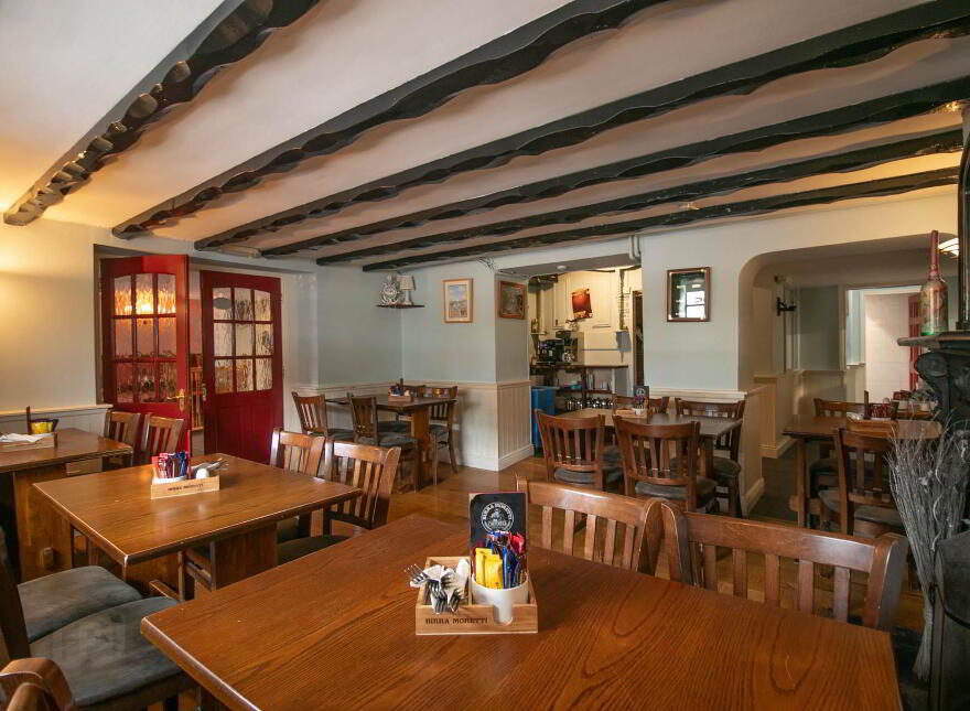 The Royal Bar, Stradone Street, Ballyjamesduff, A82W2K7