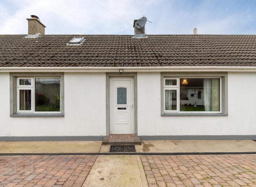 2 St. Tassachs Gardens, Downpatrick, BT30 7JS