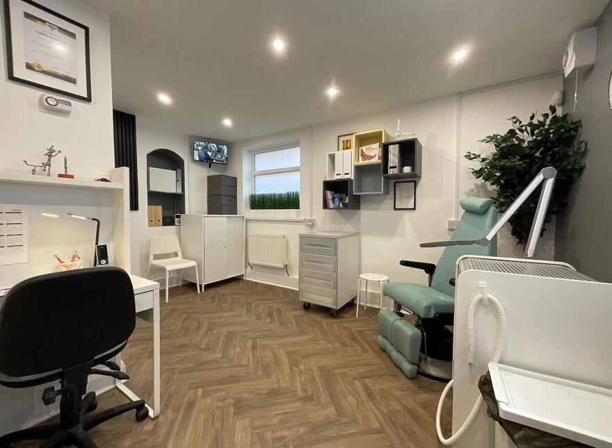 661 Oldpark Road, Belfast, BT14 6QY