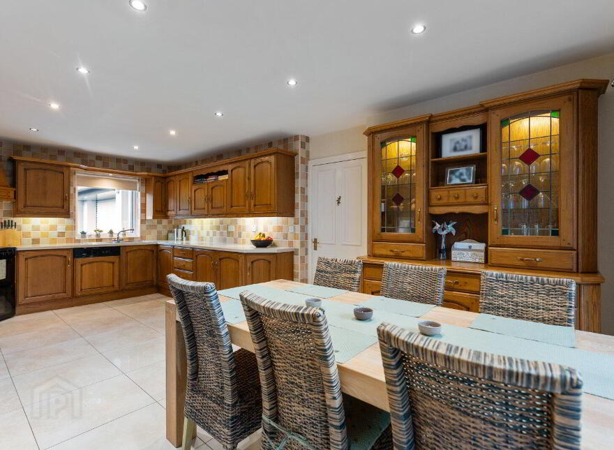 62 Kings Road, Belfast, BT5 6JL