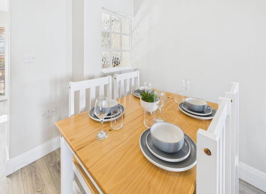 71 Downshire Road, Holywood, BT18 9LY
