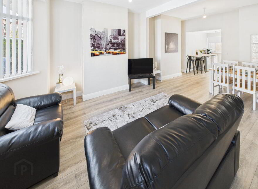 71 Downshire Road, Holywood, BT18 9LY