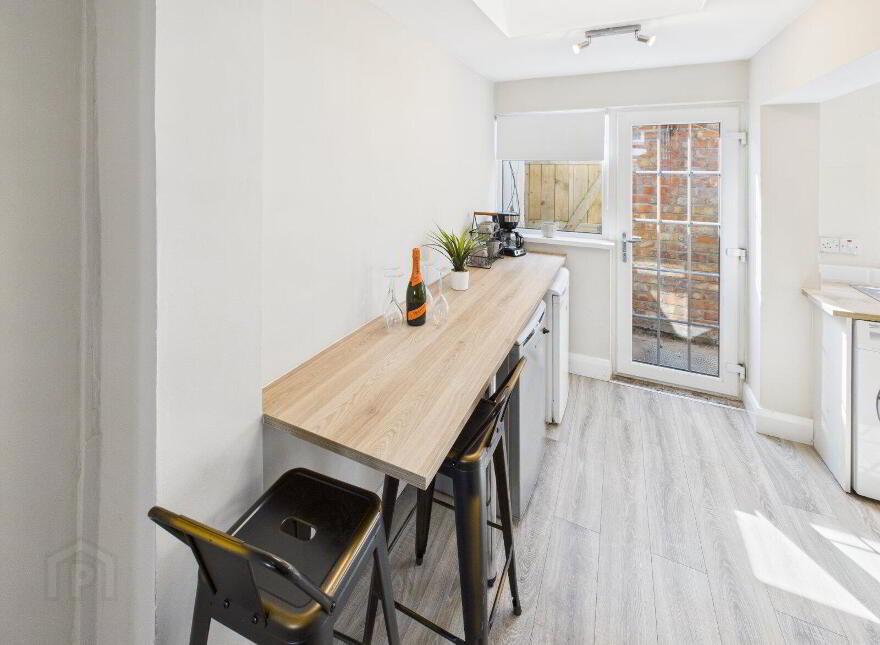 71 Downshire Road, Holywood, BT18 9LY