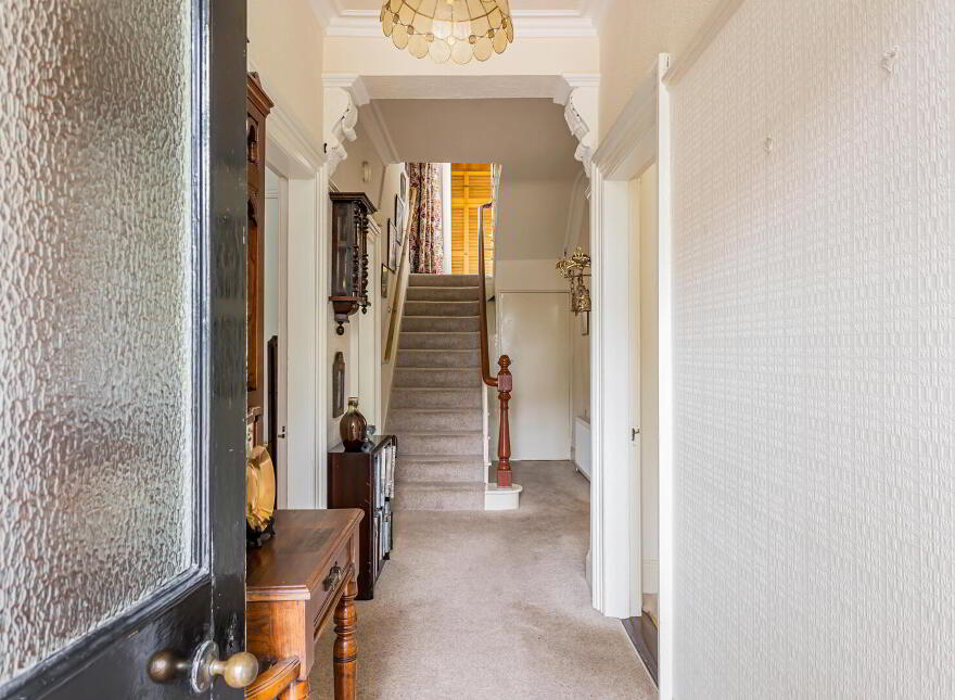 33 Demesne Road, Holywood, BT18 9NB