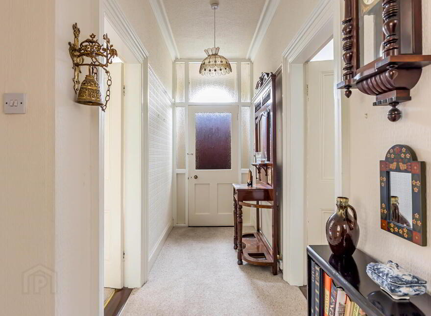 33 Demesne Road, Holywood, BT18 9NB