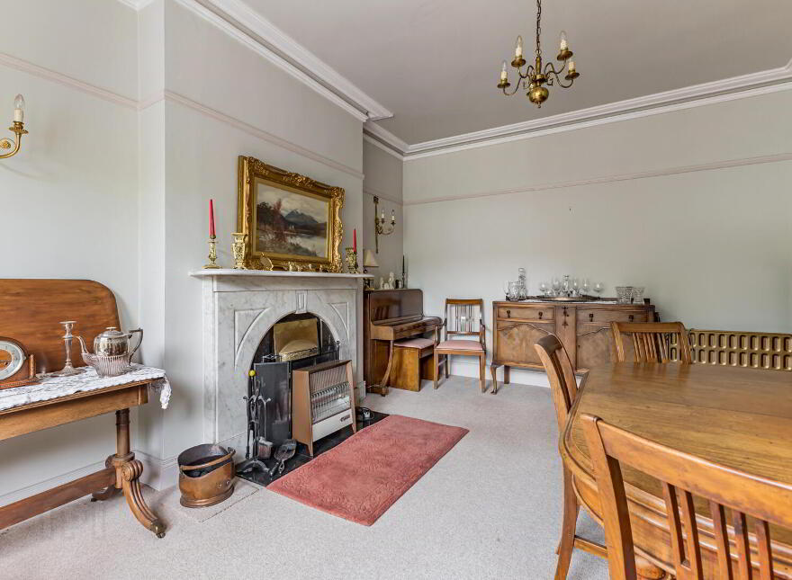 33 Demesne Road, Holywood, BT18 9NB