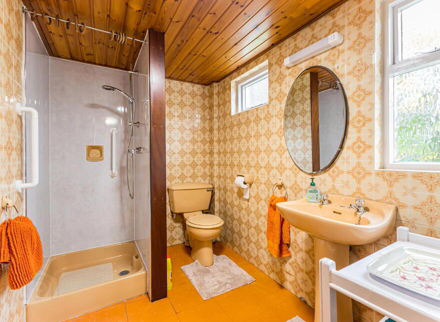 33 Demesne Road, Holywood, BT18 9NB