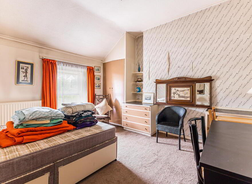 33 Demesne Road, Holywood, BT18 9NB