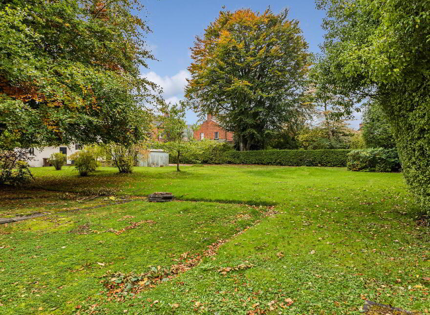 33 Demesne Road, Holywood, BT18 9NB