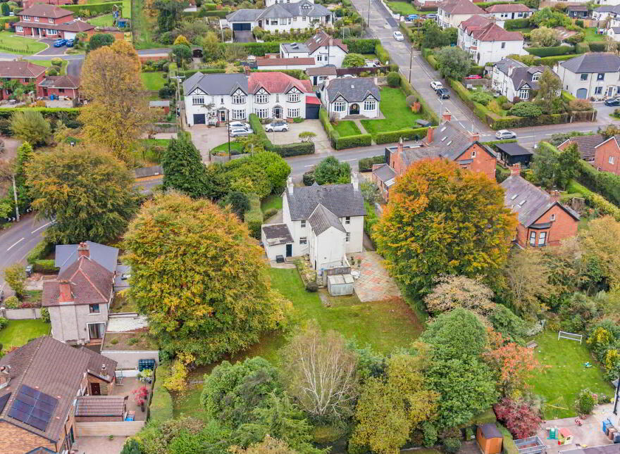 33 Demesne Road, Holywood, BT18 9NB