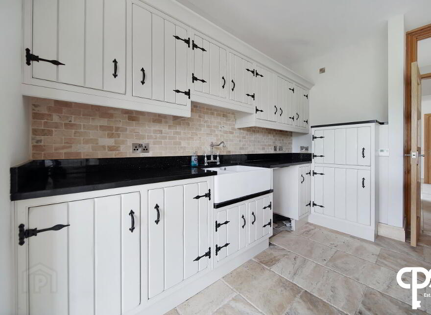556 Boa Island Road, Enniskillen, BT93 8AE