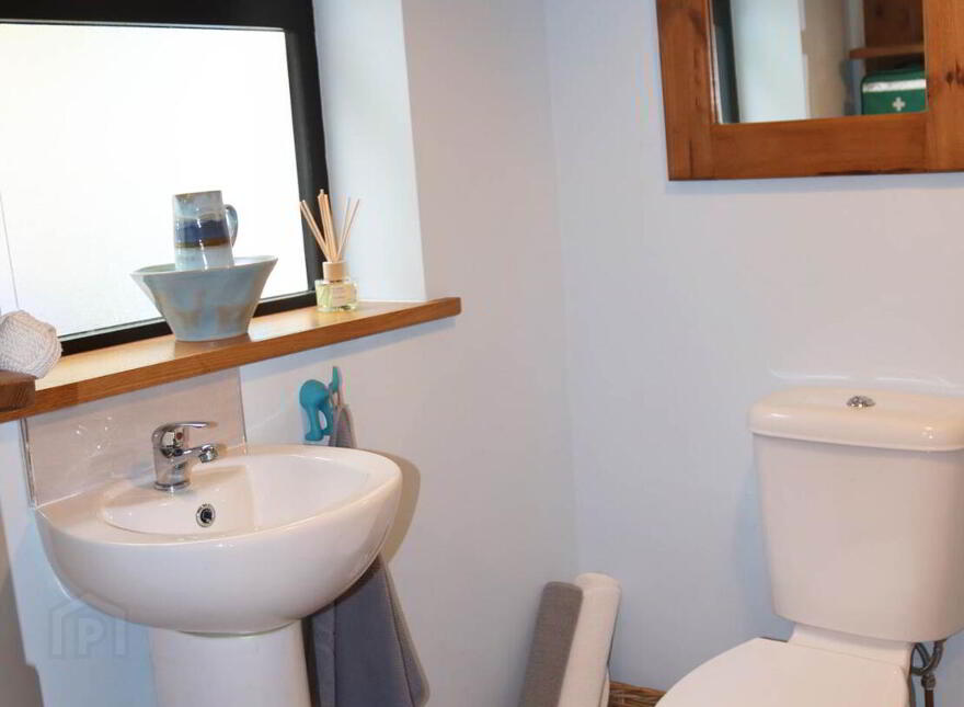 Commercial Property With One Bedroom Apartment, 1-2 Harbour Vie...Rathlin Island, BT54 6TE