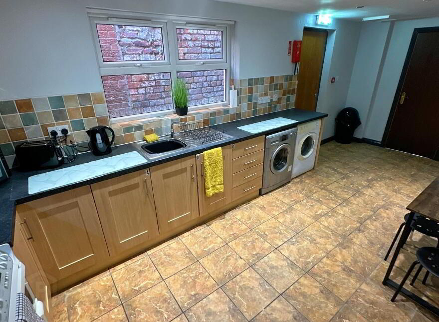 Melrose St, Belfast, BT9 7DN