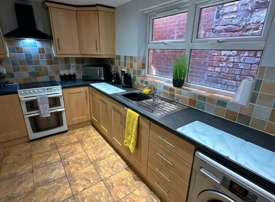 Melrose St, Belfast, BT9 7DN