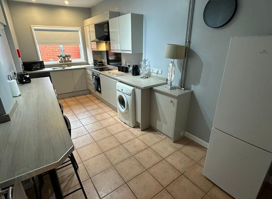 Room 4, 229 Donegall Rd, Belfast, BT12 5NB