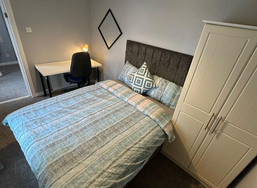 Room 4, 229 Donegall Rd, Belfast, BT12 5NB