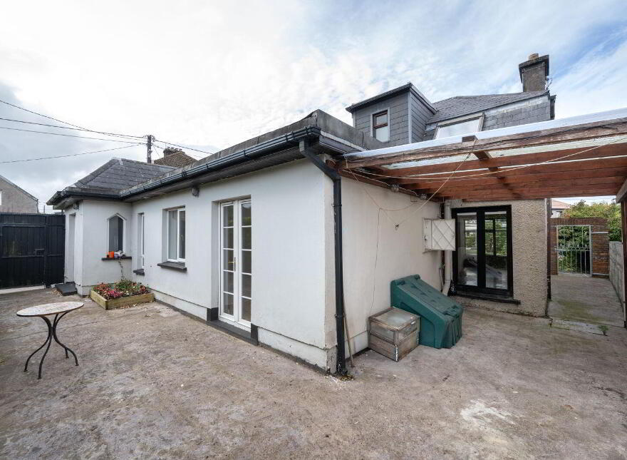 Evora, Togher Road, The Lough, T12Y8C8