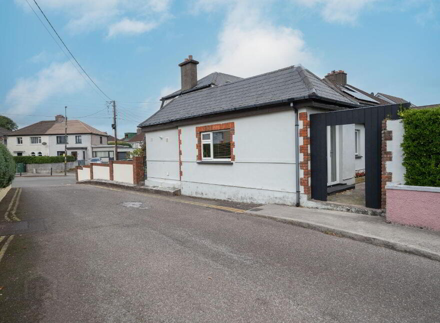 Evora, Togher Road, The Lough, T12Y8C8
