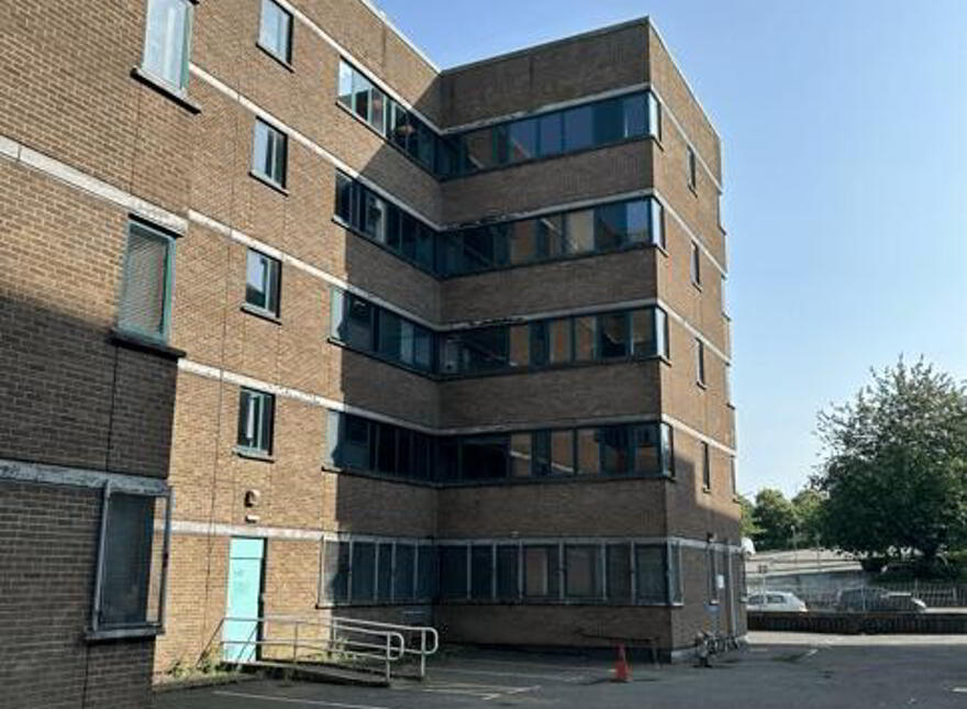 Lisburn Health Centre, 25 Linenhall Street, Lisburn, BT28 1LU