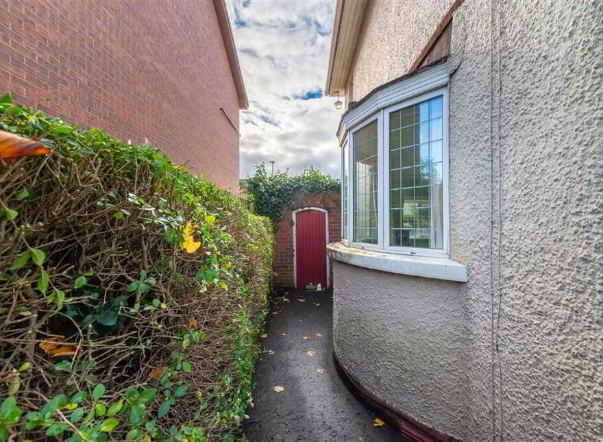 13 Mount Aboo Park, Upper Lisburn Road, Belfast, BT10 0DJ