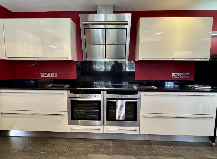 8 Meadow Dale, Jordanstown, Newtownabbey, BT37 0UT
