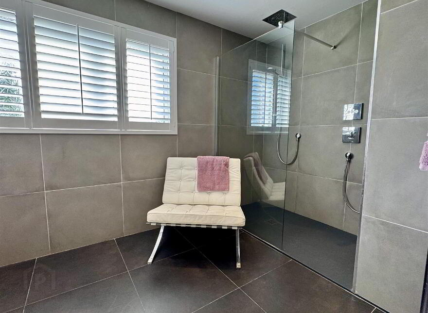 8 Meadow Dale, Jordanstown, Newtownabbey, BT37 0UT