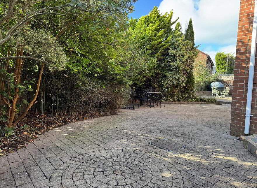 8 Meadow Dale, Jordanstown, Newtownabbey, BT37 0UT