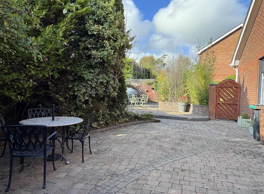 8 Meadow Dale, Jordanstown, Newtownabbey, BT37 0UT