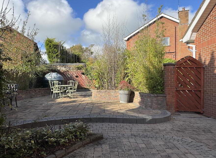 8 Meadow Dale, Jordanstown, Newtownabbey, BT37 0UT
