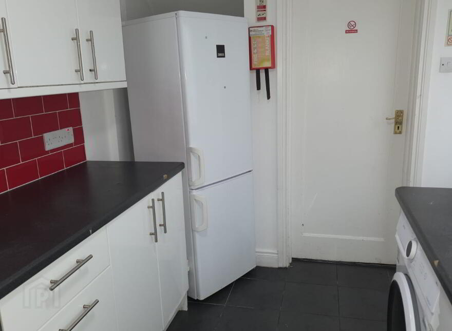 Room's To Let, 68 Tates Avenue, July Start Date, Belfast, BT9 7BY