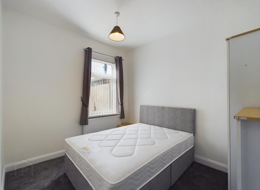 204 Donegall Road, Belfast, BT12 5NE
