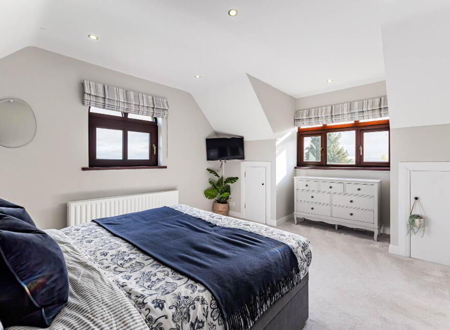 Holly Lodge, 26 Beanstown Road, Lisburn, BT28 3QS