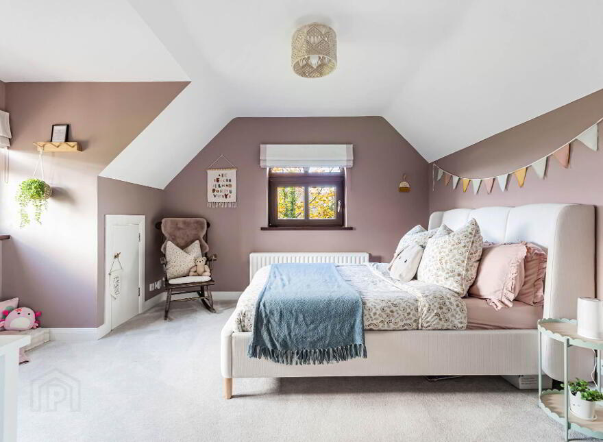 Holly Lodge, 26 Beanstown Road, Lisburn, BT28 3QS